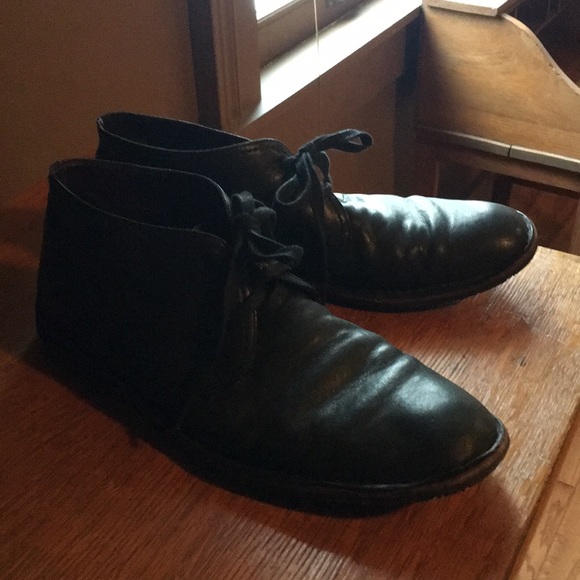 Men's Black Chukka Boots - Picture 3 of 5